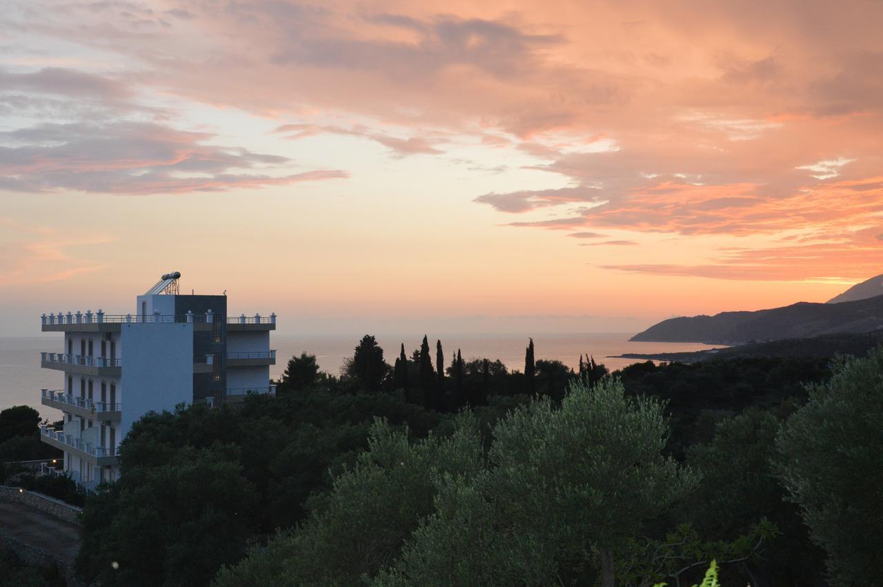 Mihalis Apartments Himare Exterior photo