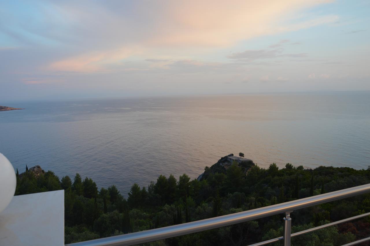 Mihalis Apartments Himare Exterior photo