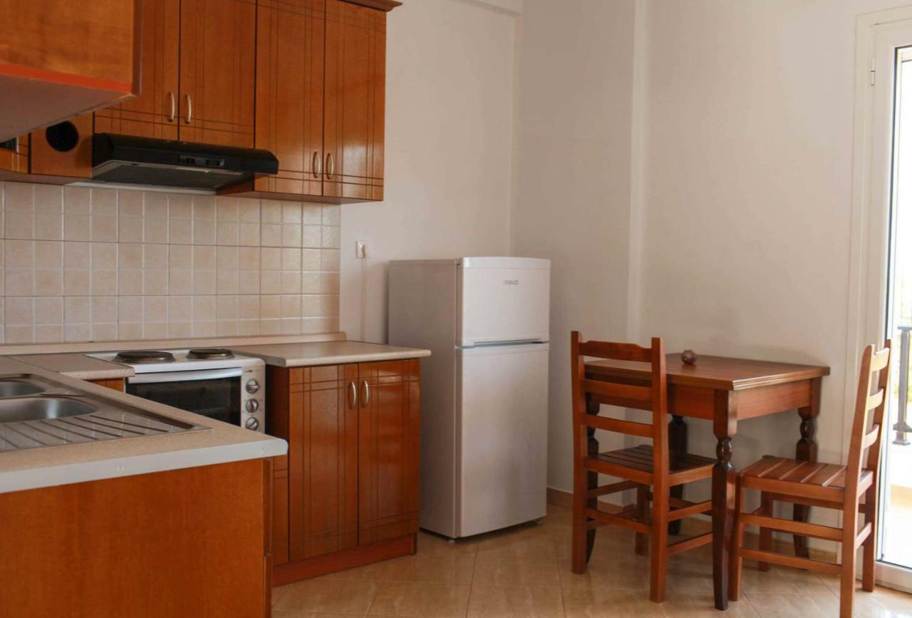 Mihalis Apartments Himare Exterior photo