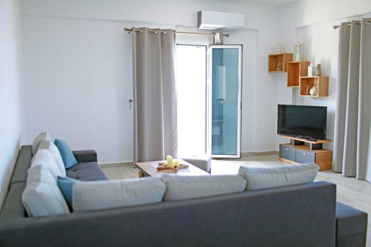 Mihalis Apartments Himare Exterior photo